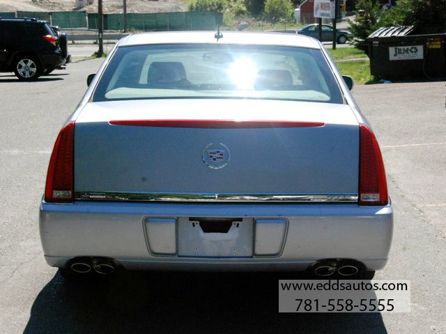 Cadillac DTS 2006 photo 2