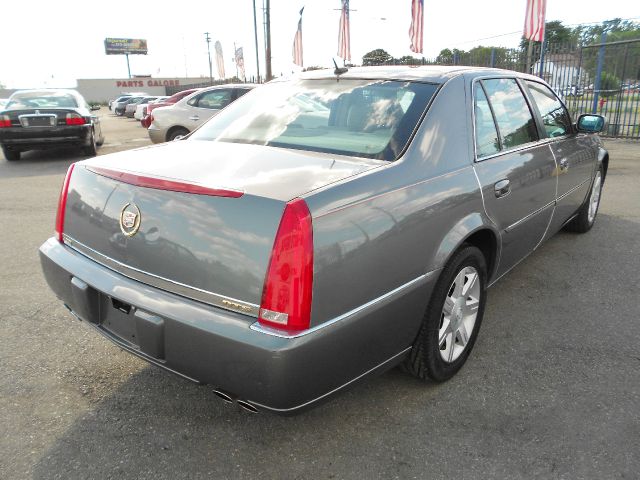 Cadillac DTS 2006 photo 4