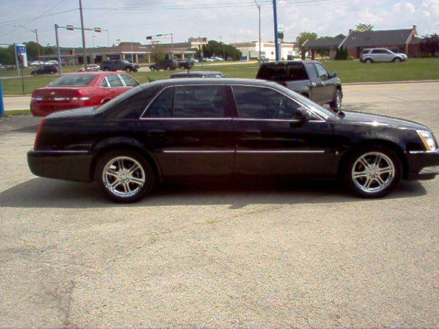 Cadillac DTS 2006 photo 1