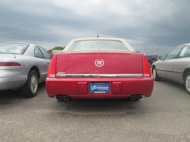 Cadillac DTS 2006 photo 2