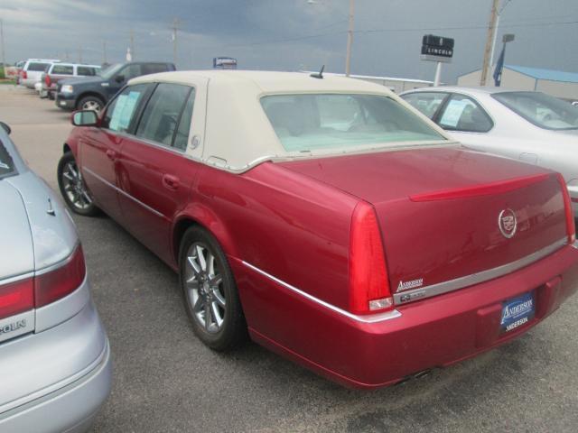 Cadillac DTS 2006 photo 3