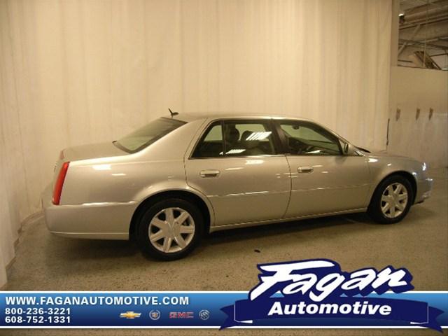 Cadillac DTS 2006 photo 2