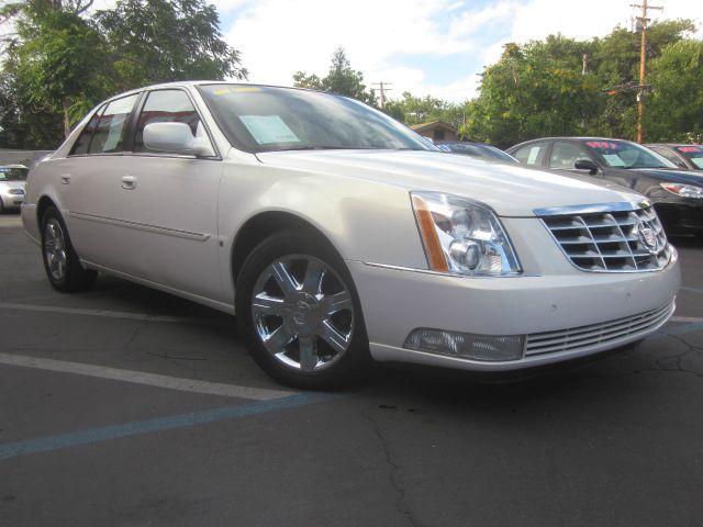Cadillac DTS 2006 photo 2