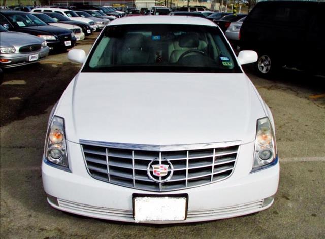 Cadillac DTS 2006 photo 2