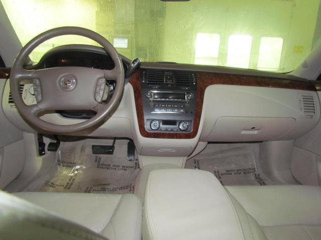 Cadillac DTS 2006 photo 3