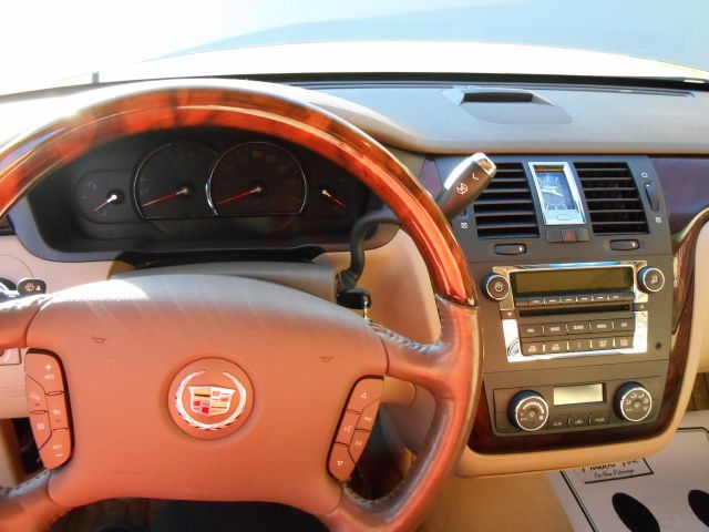 Cadillac DTS 2006 photo 3