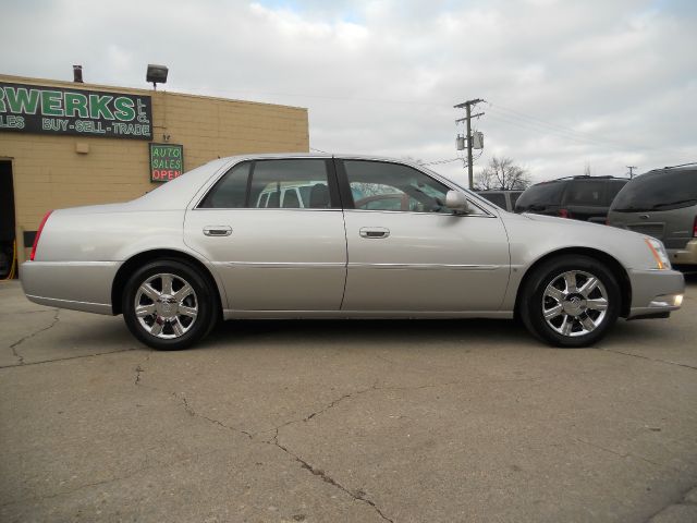 Cadillac DTS 2006 photo 1