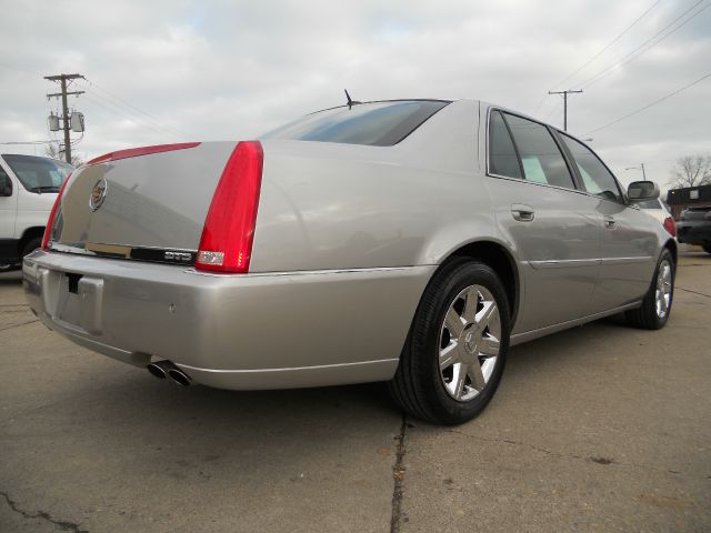 Cadillac DTS 2006 photo 2