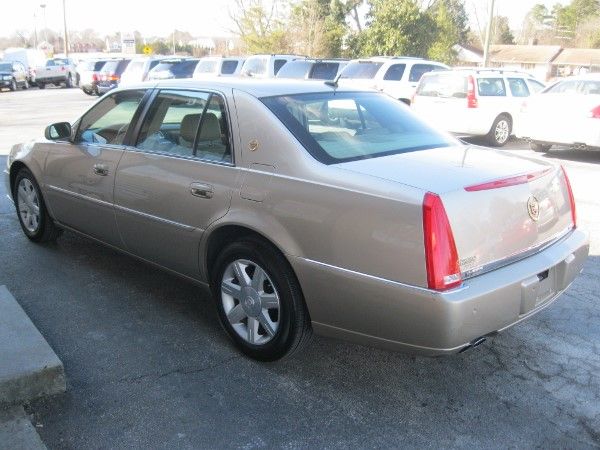 Cadillac DTS 3.5tl W/tech Pkg Sedan