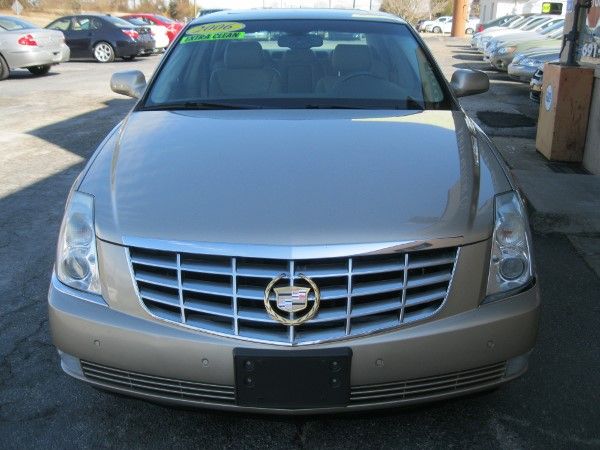 Cadillac DTS 2006 photo 2