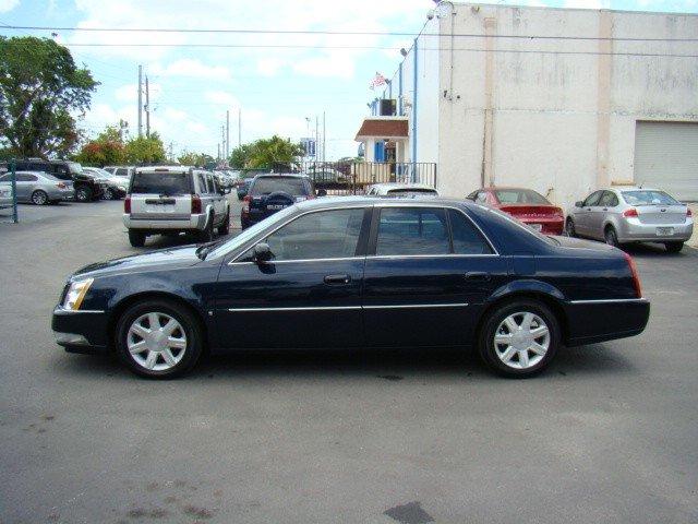 Cadillac DTS 2006 photo 1