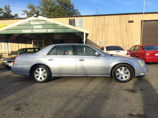 Cadillac DTS 2006 photo 1