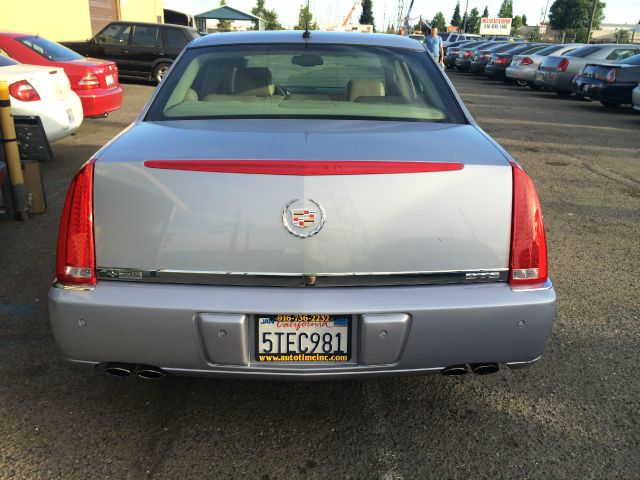 Cadillac DTS 2006 photo 3
