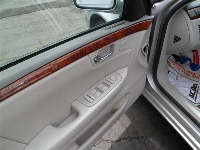 Cadillac DTS 2.7T Sedan 4D Sedan