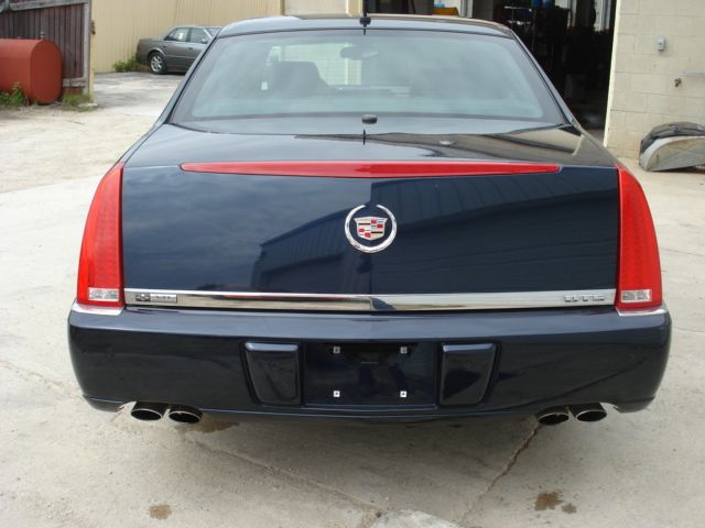 Cadillac DTS 2006 photo 3