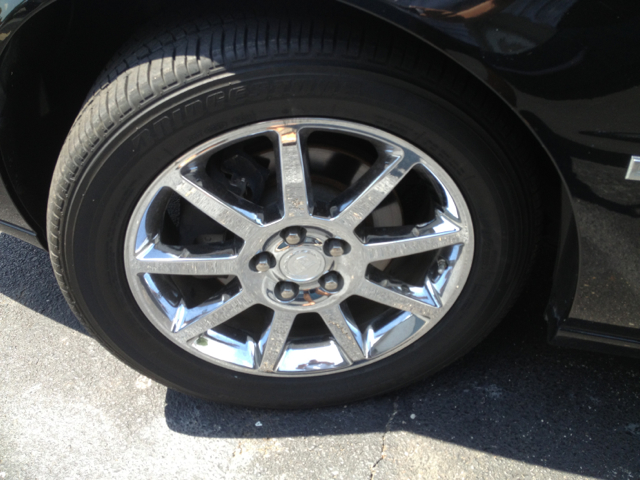 Cadillac DTS 2006 photo 2