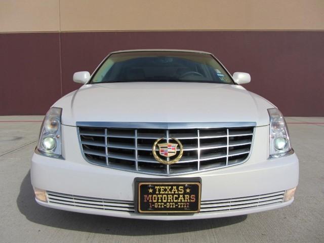 Cadillac DTS 2006 photo 1