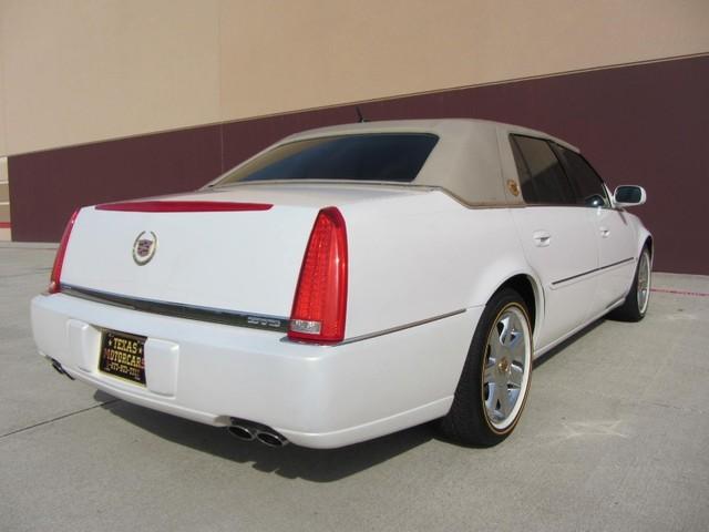 Cadillac DTS 2006 photo 3