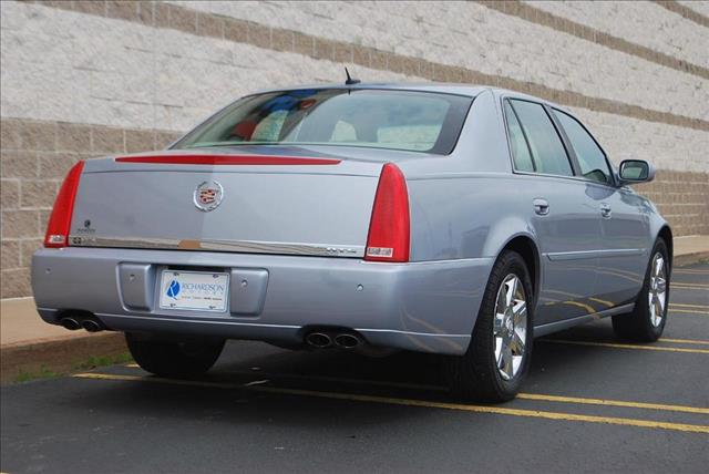 Cadillac DTS 2006 photo 1