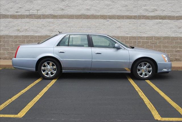 Cadillac DTS 2006 photo 2