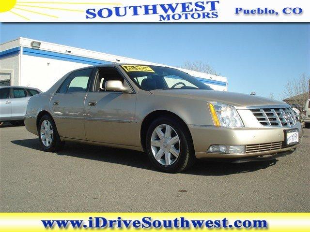 Cadillac DTS XLT Pickup 4D 5 1/2 Ft Sedan