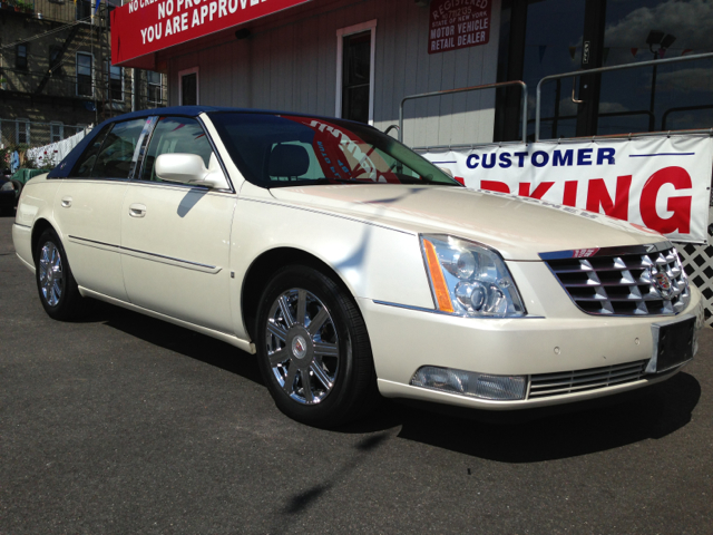 Cadillac DTS 2007 photo 1
