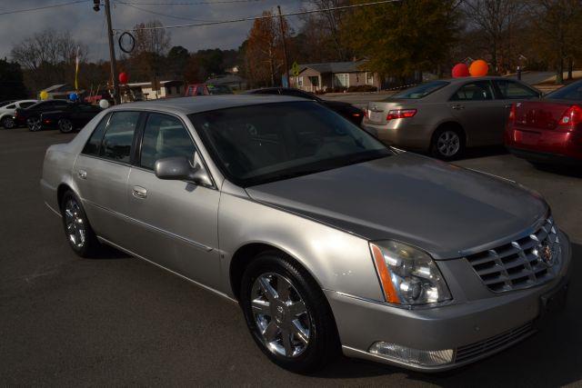 Cadillac DTS 2007 photo 2