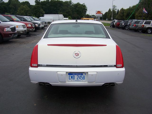 Cadillac DTS 2007 photo 1