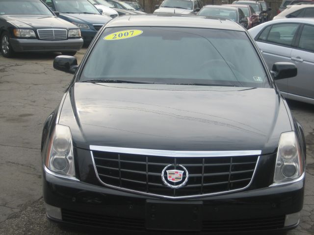Cadillac DTS 2007 photo 2