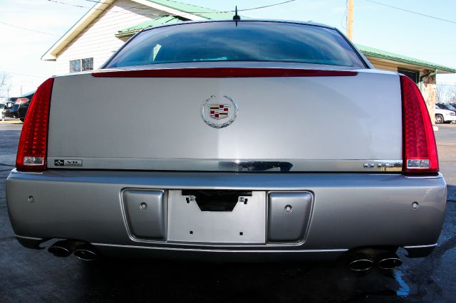 Cadillac DTS 2007 photo 1