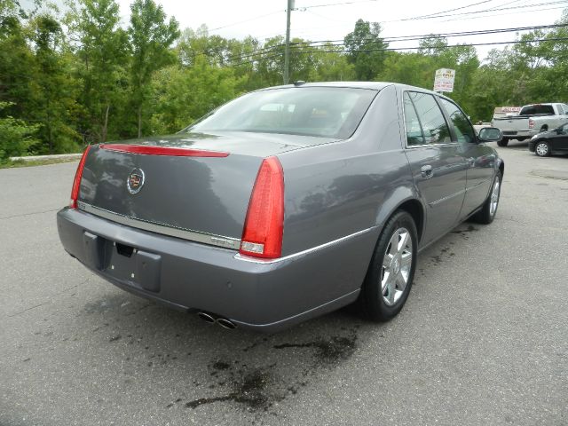 Cadillac DTS 2007 photo 3