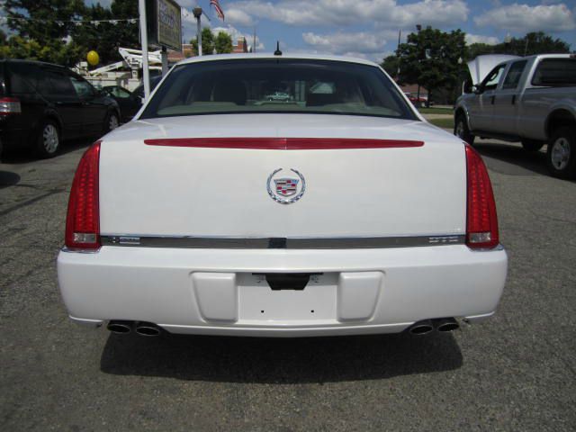 Cadillac DTS Coupe Sedan