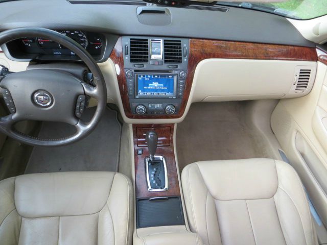 Cadillac DTS 4dr Sdn I4 CVT Ltd Avail Sedan