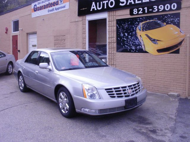 Cadillac DTS 2007 photo 2