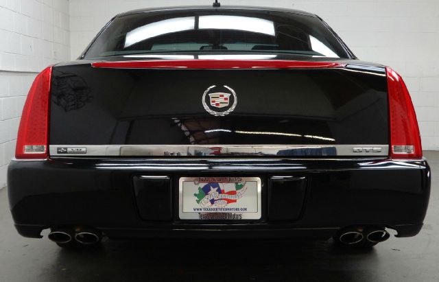 Cadillac DTS 2007 photo 1