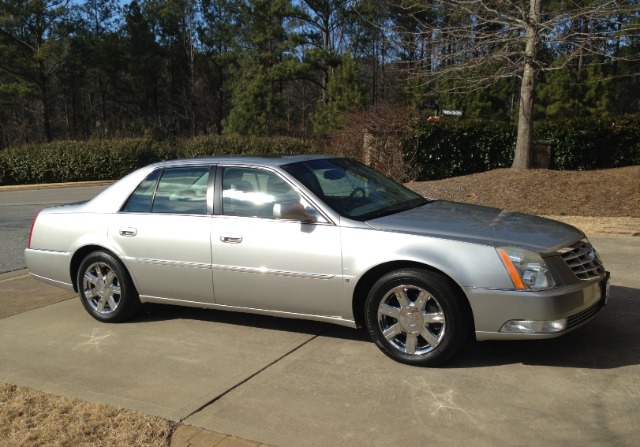 Cadillac DTS 2007 photo 2