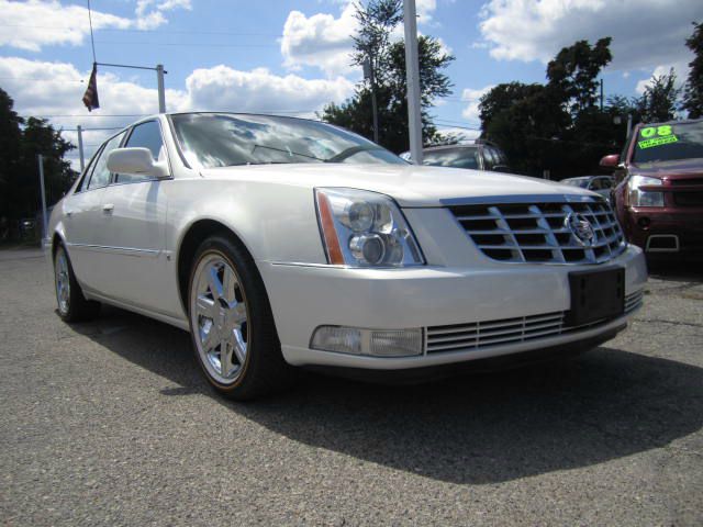 Cadillac DTS 2007 photo 1