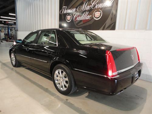 Cadillac DTS 2008 photo 2