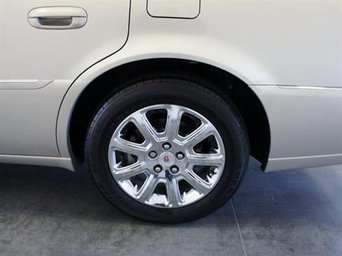 Cadillac DTS 2008 photo 1