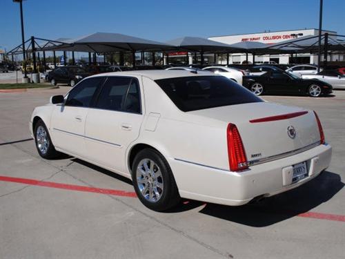 Cadillac DTS 2008 photo 1