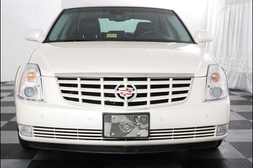 Cadillac DTS XLT Pickup 4D 5 1/2 Ft Other