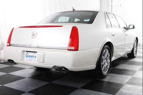 Cadillac DTS 2008 photo 2