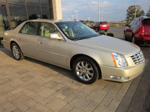 Cadillac DTS 2008 photo 2