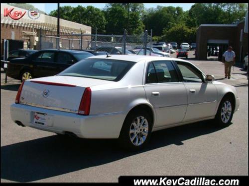 Cadillac DTS 2008 photo 1