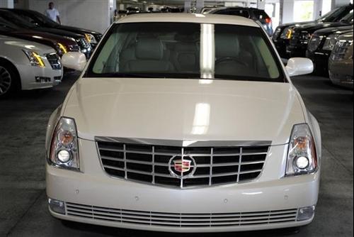 Cadillac DTS 2008 photo 2