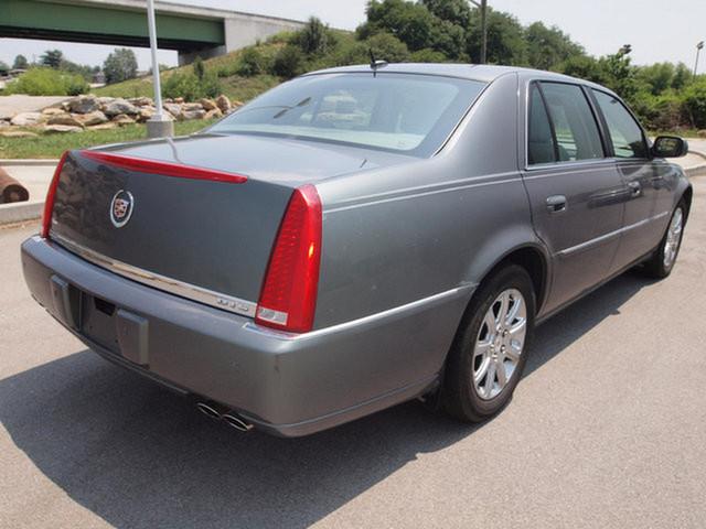 Cadillac DTS 2008 photo 3