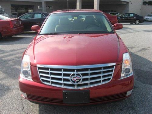 Cadillac DTS 2008 photo 1