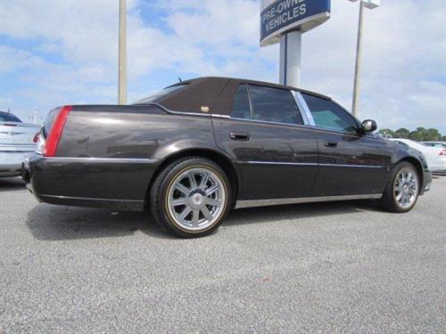 Cadillac DTS 2008 photo 1