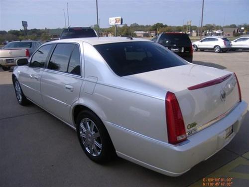 Cadillac DTS 2008 photo 1