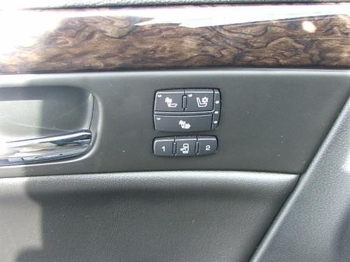 Cadillac DTS 2008 photo 2